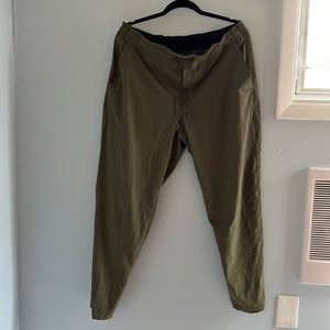REI Women's Hiking Pants Size XL Army Green.
